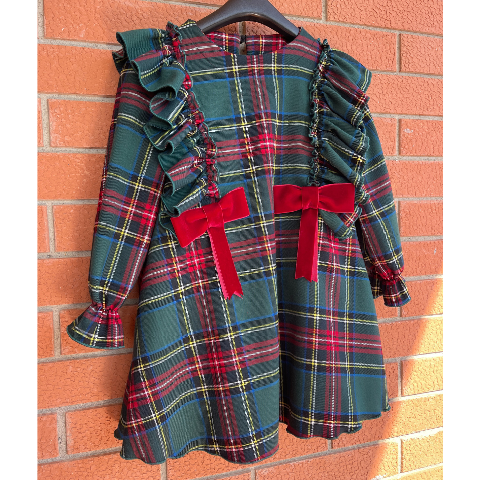 Tartan dress with a green background