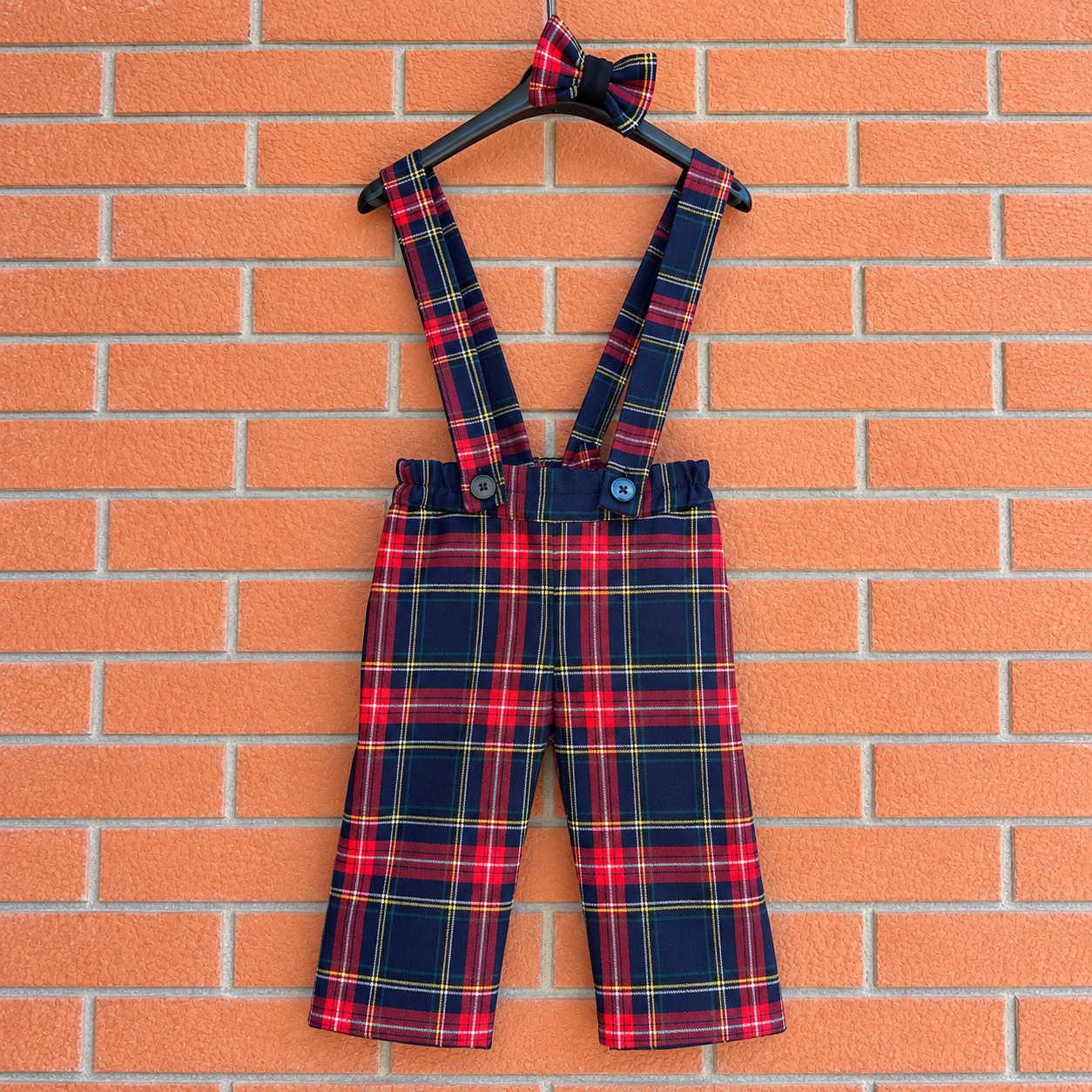 Pantaloneintartanscozzeseblubambino.png