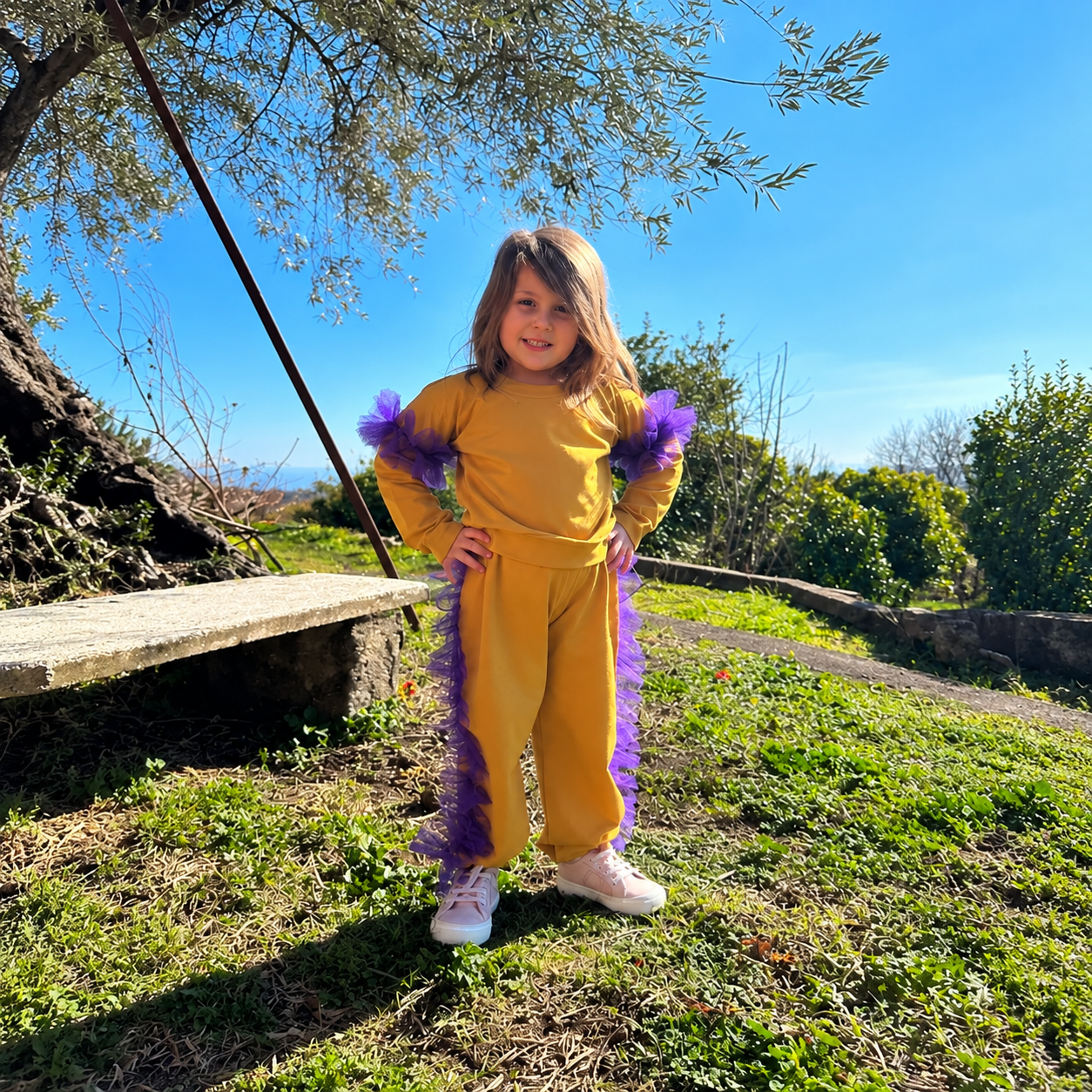Tutarouchessenaperouchesviolatullebambina.png